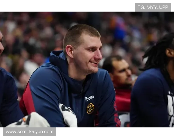 计时器故障中断比赛18分钟,约基奇场边搞怪热身 计时器故障中断比赛18分钟,约基奇场边搞怪热身